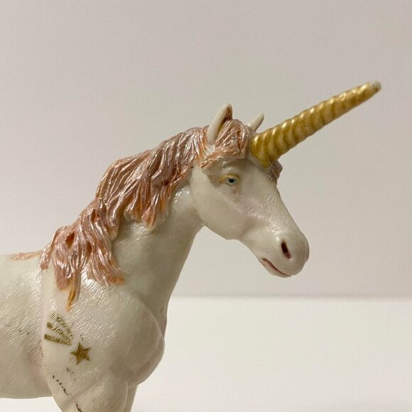2010 Papo Unicorn Fairy Animal Fantasy Figure 4.5 Inch Tall Toy - Picture 2 of 16
